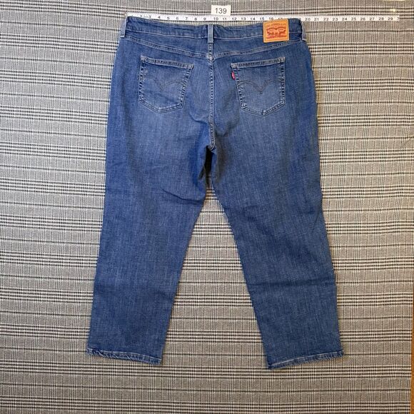 Levi's Women's Jeans Blue Denim Boyfriend Fit Stretch Distressed Size 20W - Picture 1 of 8